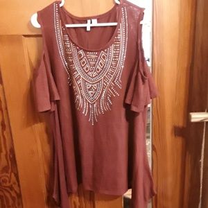 Burgundy Cold shoulder sharkbite tunic